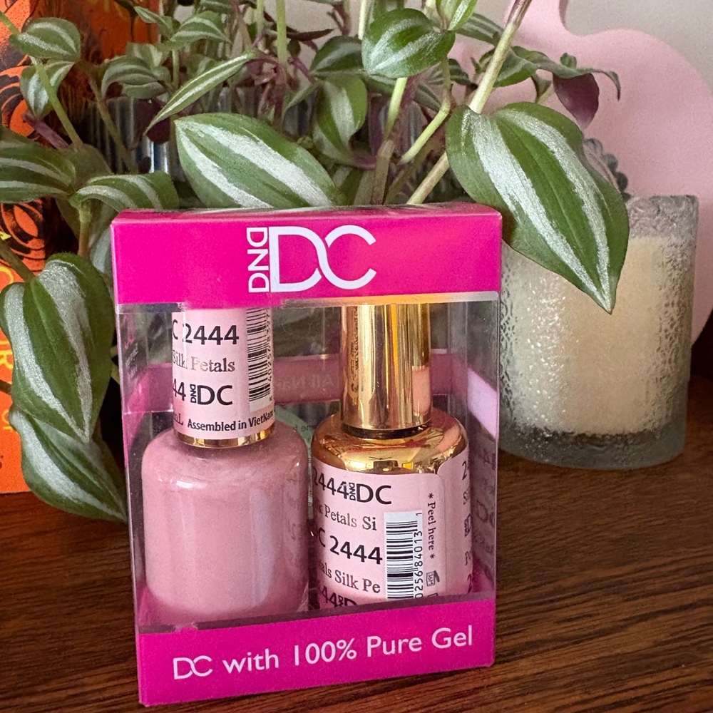 DND DC Pink Gel Nail Set